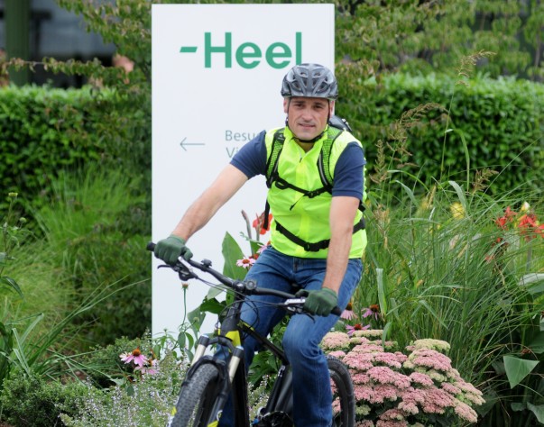 Dass die Heel-Mitarbeiter so begeistert von den Fahrrädern sind, liegt auch daran, dass immer mehr Mitarbeiter ihre Freude an der Bewegung und am gemeinsamen Fahrrad fahren entdecken. Dass die Heel-Mitarbeiter so begeistert von den Fahrrädern sind, liegt auch daran, dass immer mehr Mitarbeiter ihre Freude an der Bewegung und am gemeinsamen Fahrrad fahren entdecken.